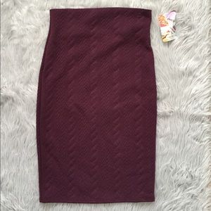 Lily White Pencil Skirt  New with tag size L